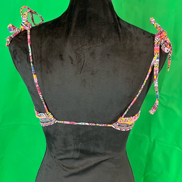 Stylable, multiple-colour (pink, black, blue, yellow, teal and white) Bikini Top - Picture 11 of 11